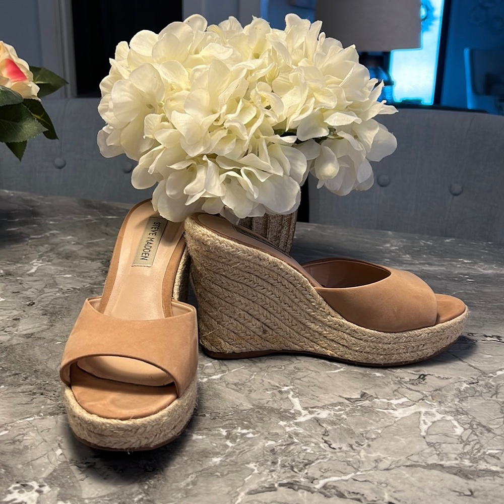 Steve Madden, size 8.5 color camel
